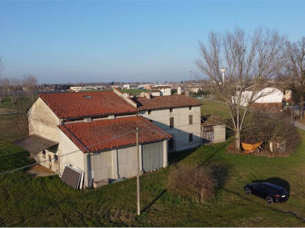 casa indipendente in vendita a Polesine Zibello in zona Zibello