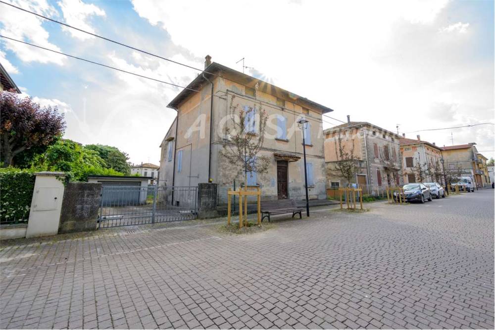 casa indipendente in vendita a Polesine Zibello in zona Zibello