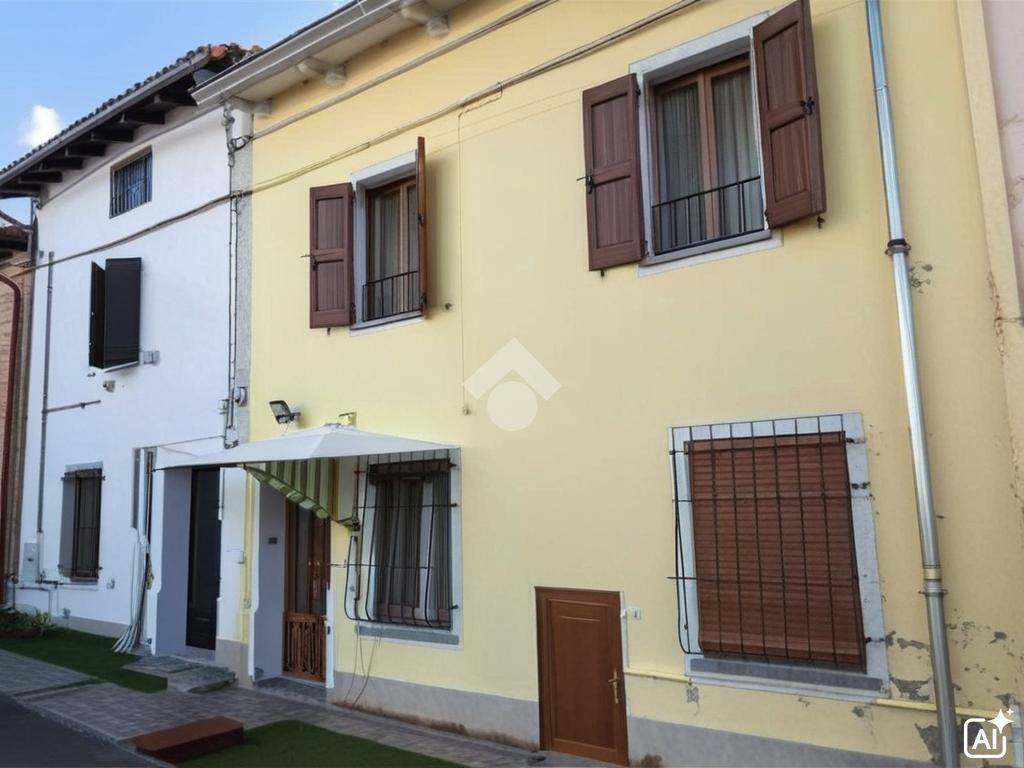 casa indipendente in vendita a Polesine Zibello