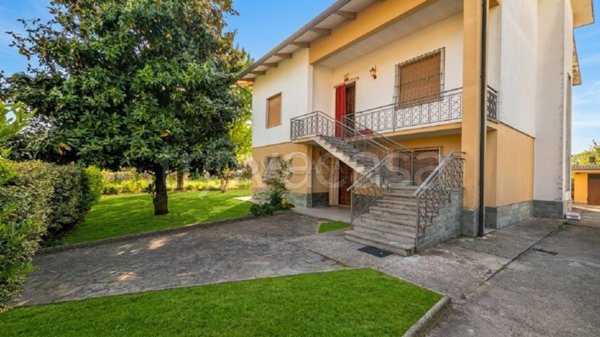 casa indipendente in vendita a Polesine Zibello in zona Polesine Parmense