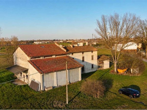 casa indipendente in vendita a Polesine Zibello in zona Zibello
