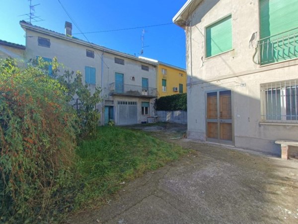 casa semindipendente in vendita a Sorbolo Mezzani in zona Mezzano Inferiore