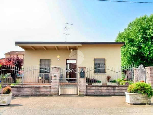 casa indipendente in vendita a Sorbolo Mezzani in zona Coenzo
