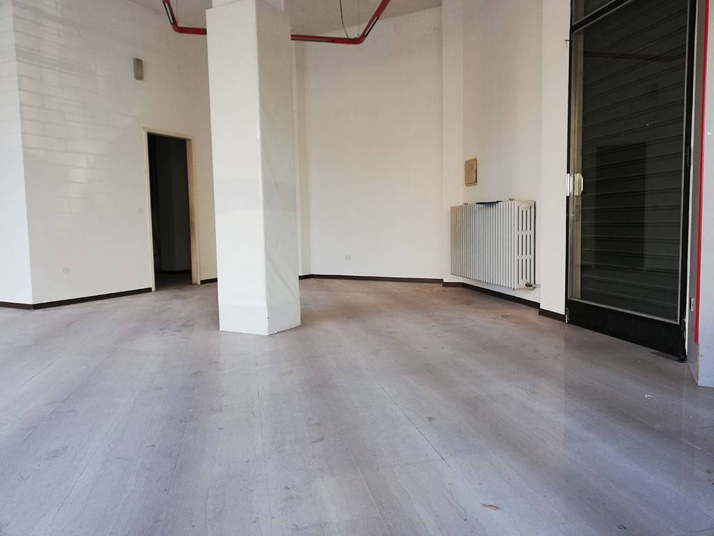 negozio in vendita a Sorbolo Mezzani in zona Sorbolo