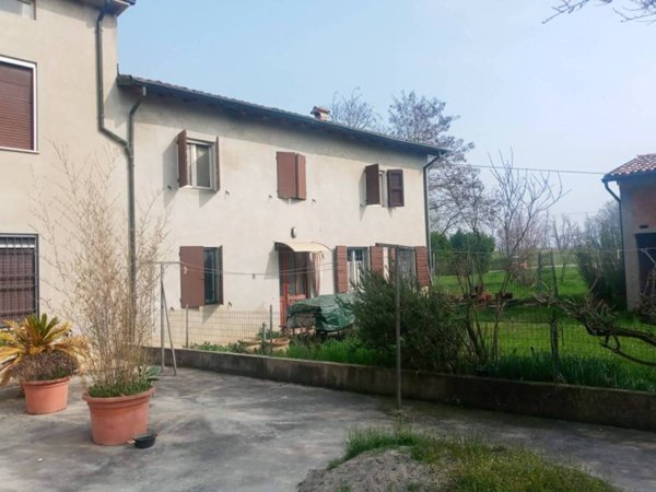 casa indipendente in vendita a Sorbolo Mezzani in zona Enzano