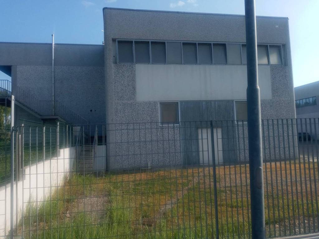 locale commerciale in vendita a Sorbolo Mezzani in zona Sorbolo