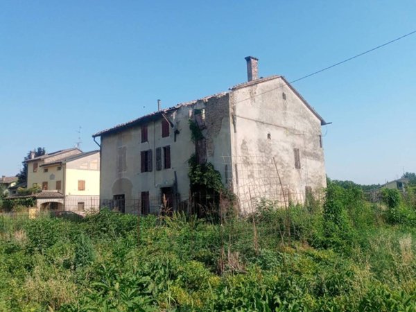 casale in vendita a Sorbolo Mezzani in zona Mezzani