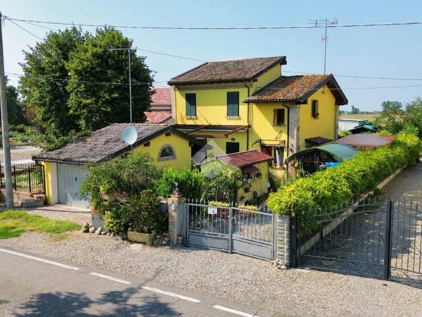 casa indipendente in vendita a Sorbolo Mezzani in zona Enzano