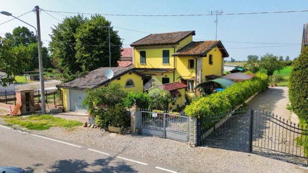 casa indipendente in vendita a Sorbolo Mezzani in zona Enzano