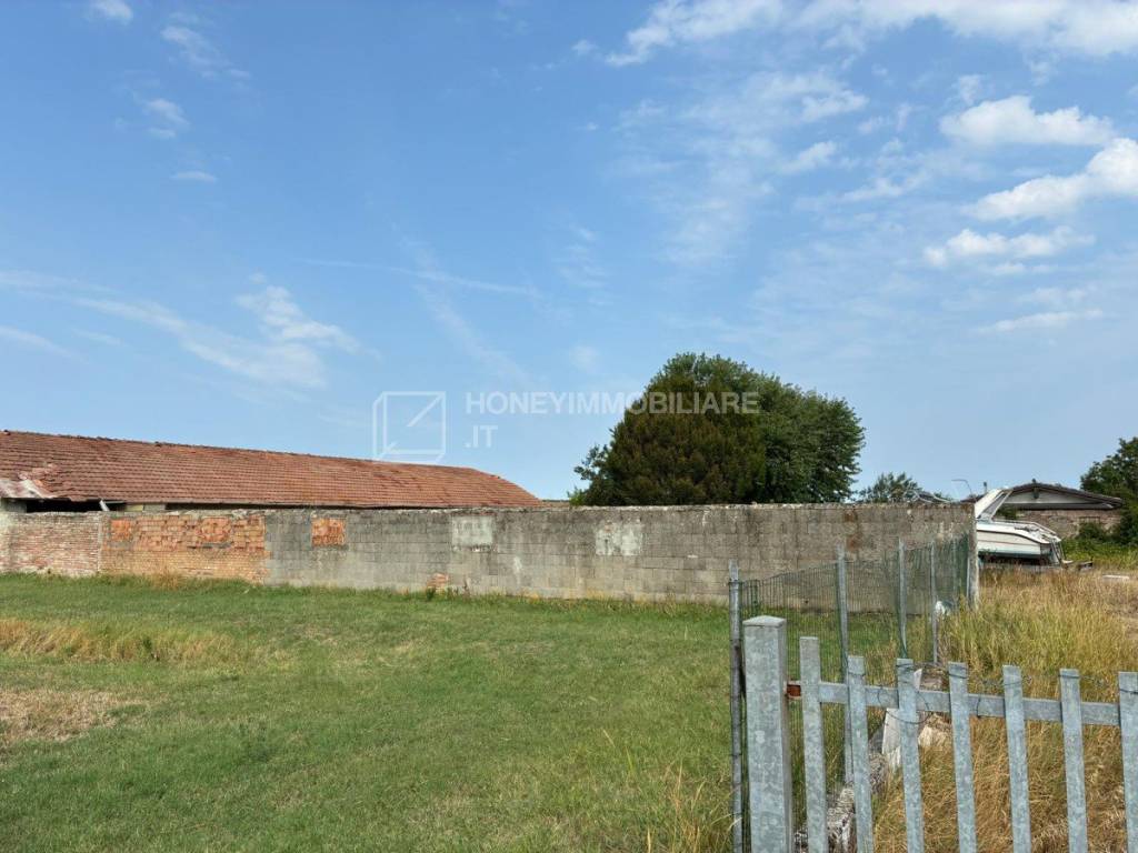 terreno edificabile in vendita a Sorbolo Mezzani in zona Enzano