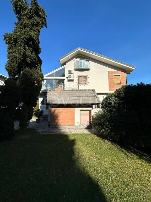 casa indipendente in vendita a San Germano Vercellese