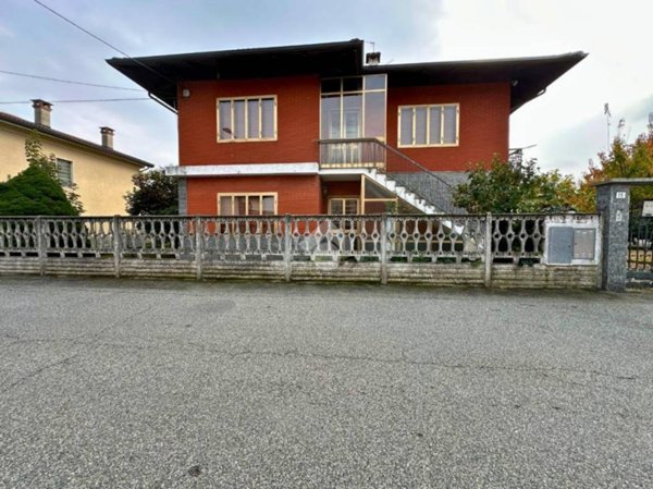 casa indipendente in vendita a Santhià