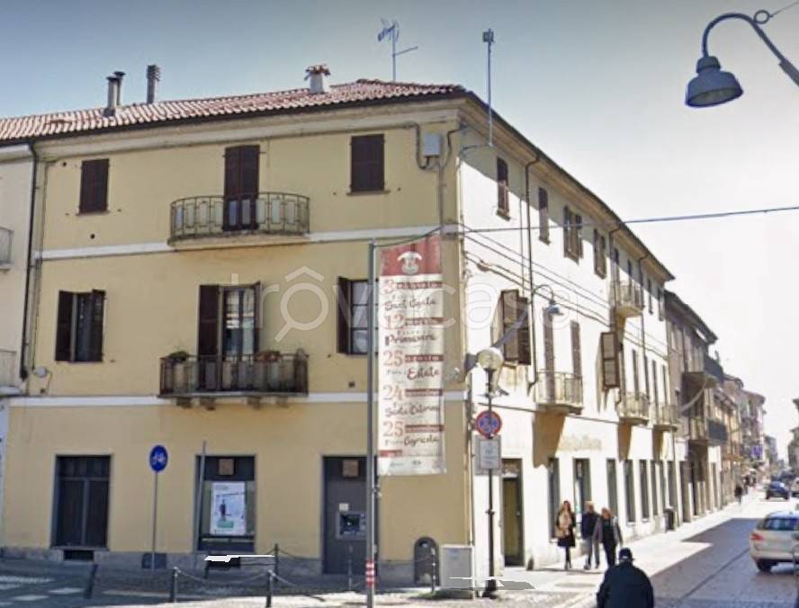 negozio in vendita a Santhià