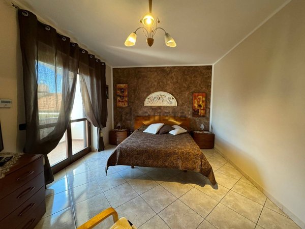 casa indipendente in vendita a Santhià