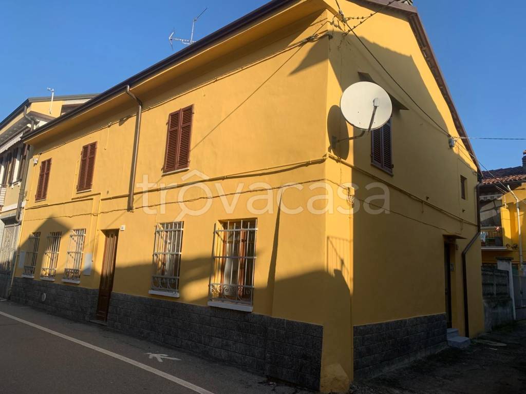 casa indipendente in vendita a Santhià