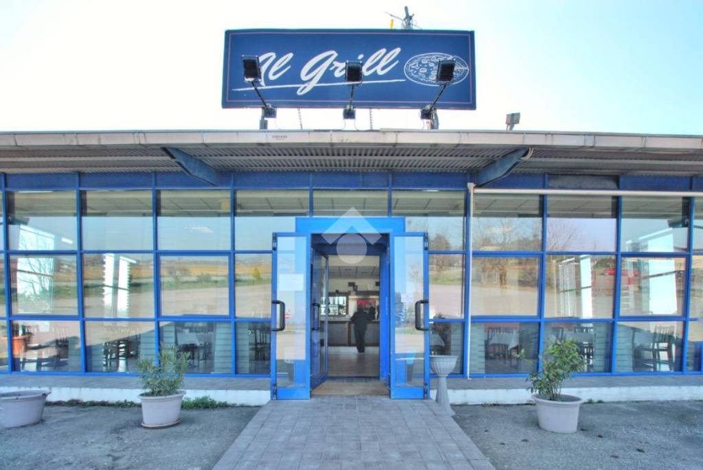 negozio in vendita a Santhià