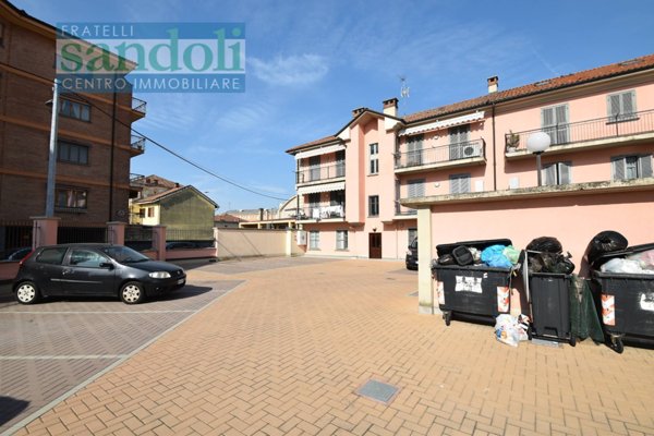 locale commerciale in vendita a Santhià
