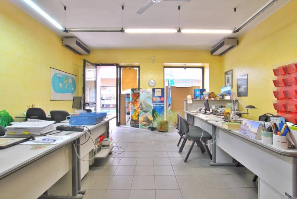 negozio in vendita a Santhià