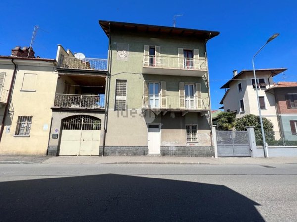 casa indipendente in vendita a Santhià