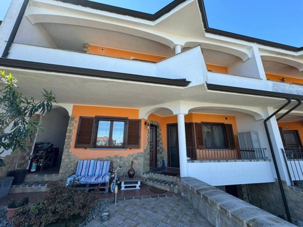 casa indipendente in vendita a Santhià