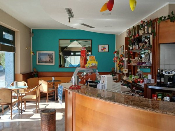 negozio in vendita a Santhià
