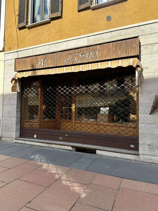 locale commerciale in vendita a Santhià