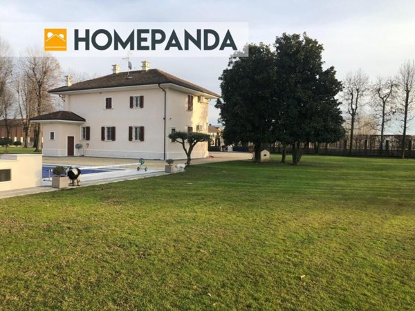 casa indipendente in vendita a Santhià
