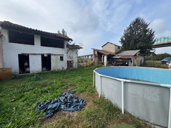 appartamento in vendita a Santhià in zona Bosafarinera Vettignè