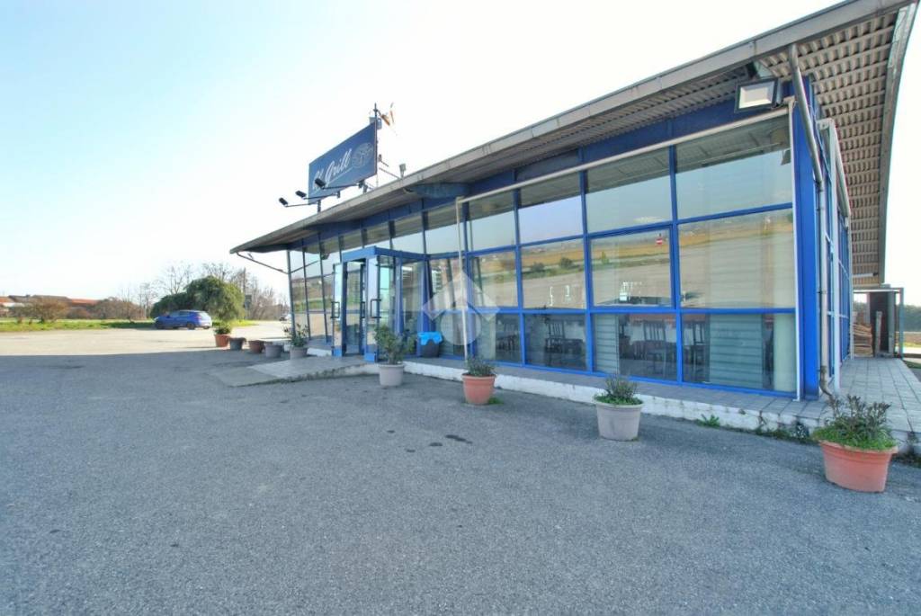 negozio in vendita a Santhià