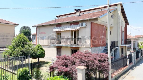 casa indipendente in vendita a Santhià