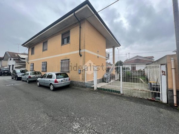 casa indipendente in vendita a Santhià