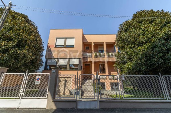 casa indipendente in vendita a Santhià