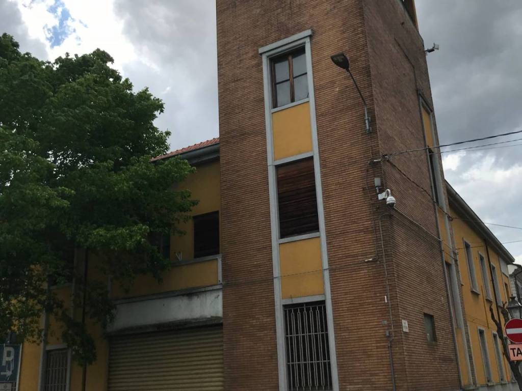 intera palazzina in vendita a Santhià