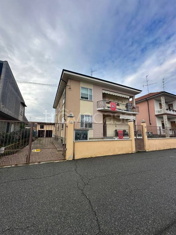 casa indipendente in vendita a Santhià