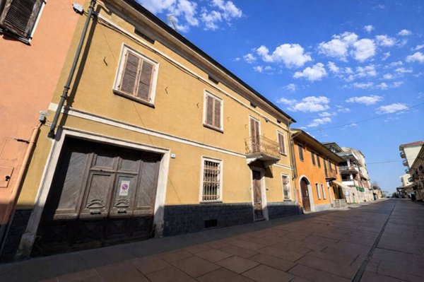 casa indipendente in vendita a Santhià