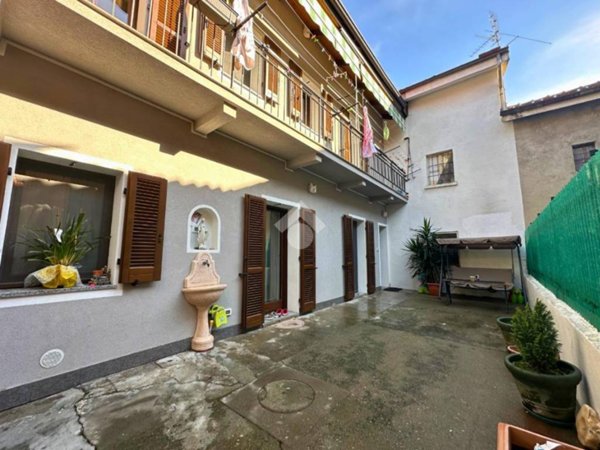 casa indipendente in vendita a Santhià