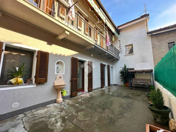 casa indipendente in vendita a Santhià