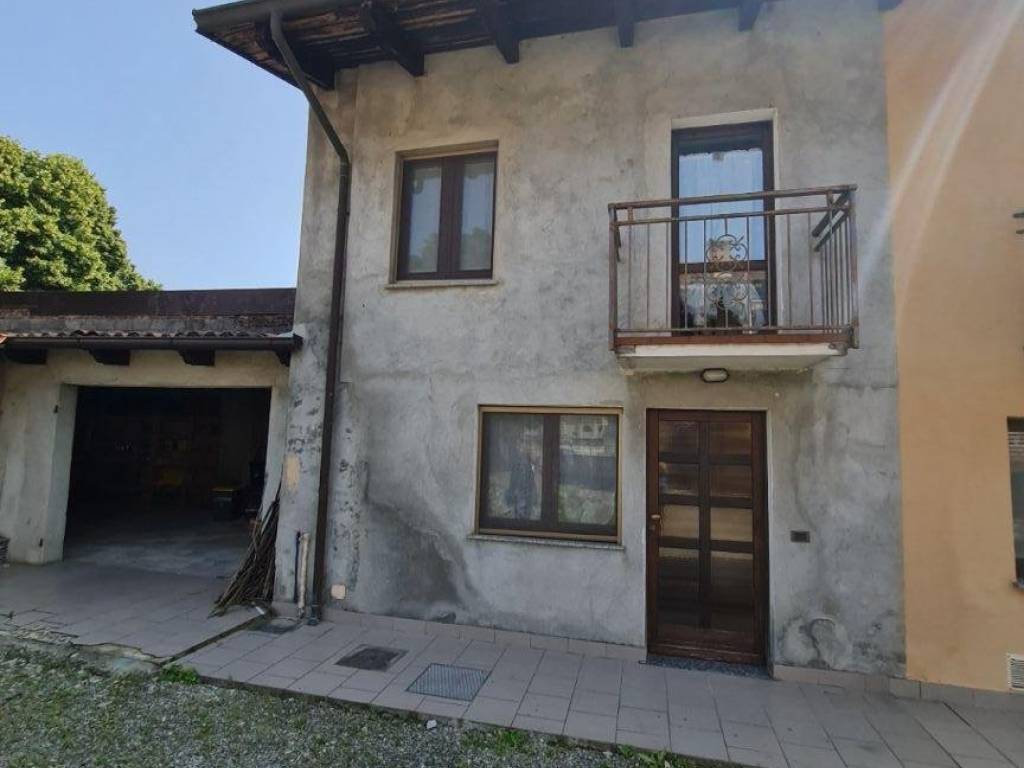 casa indipendente in vendita a Santhià