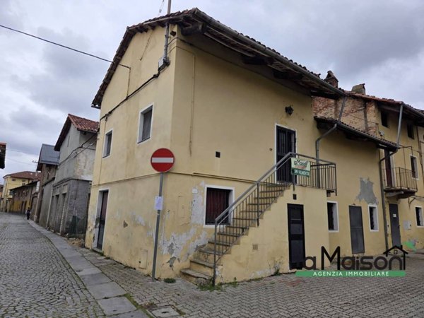 casa indipendente in vendita a Santhià