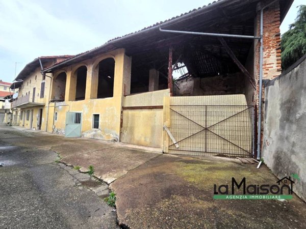 casale in vendita a Santhià