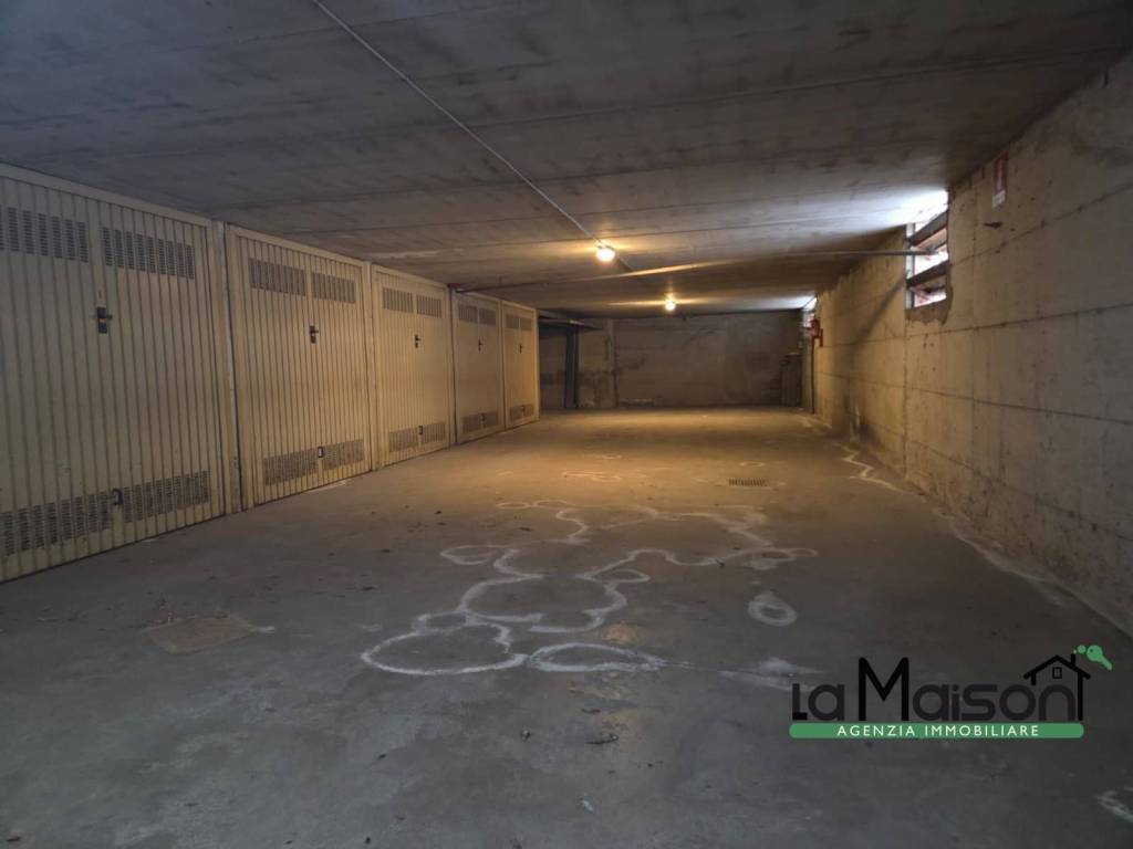 locale di sgombero in vendita a Santhià