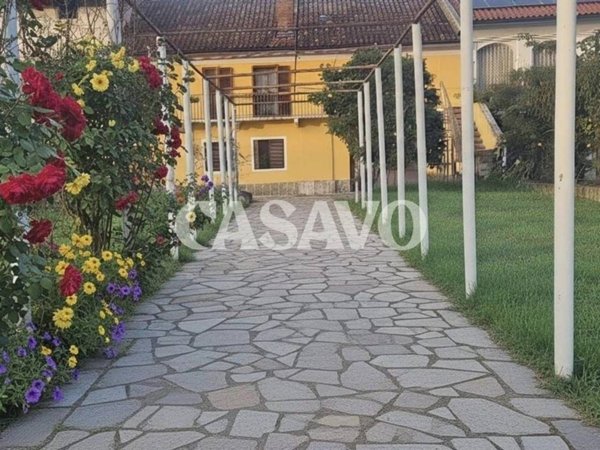 appartamento in vendita a Santhià in zona Bosafarinera Vettignè