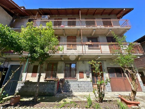 casa indipendente in vendita a Santhià
