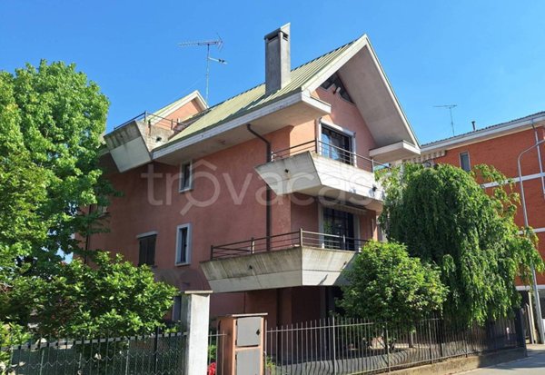 casa indipendente in vendita a Santhià