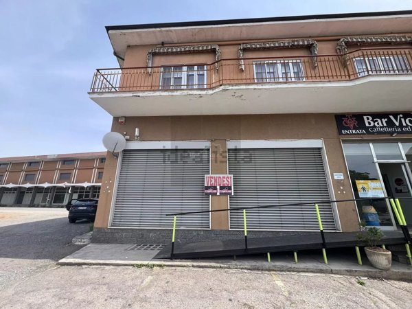 negozio in vendita a Santhià