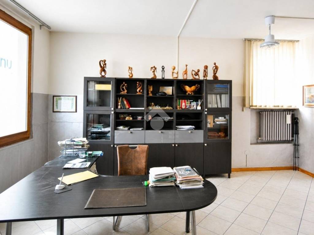 ufficio in vendita a Santhià