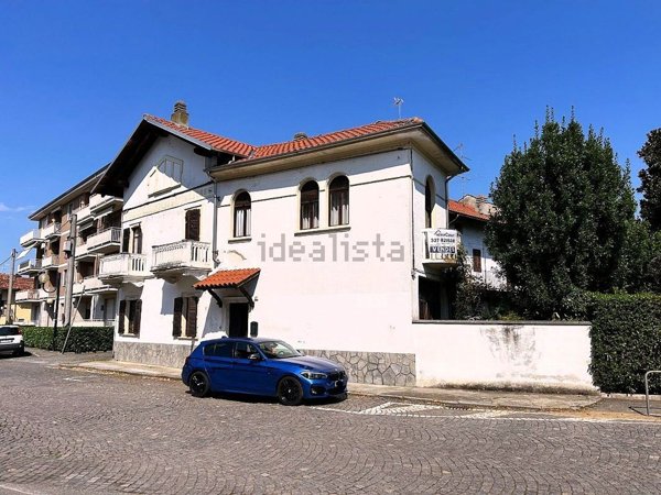 casa indipendente in vendita a Santhià