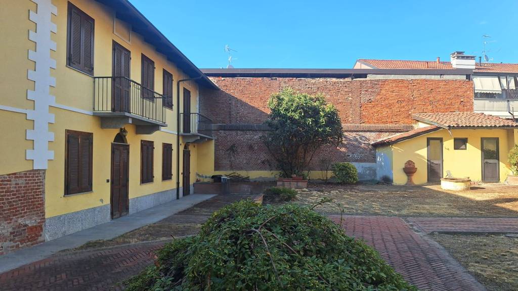 casa indipendente in vendita a Santhià