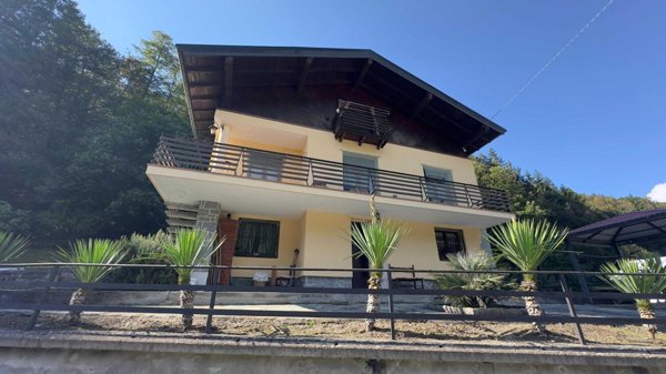 casa indipendente in vendita a Scopa