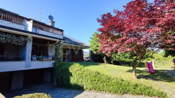 casa indipendente in vendita a Serravalle Sesia